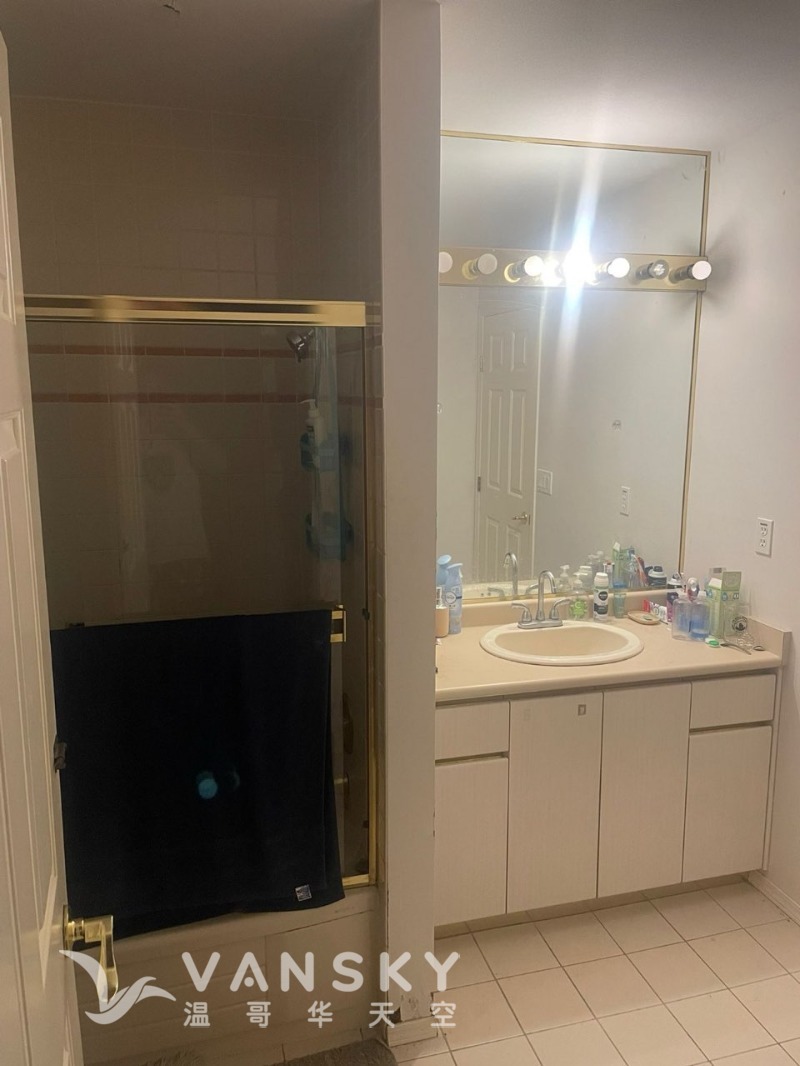 260405203752_Bathroom Sharing 2 3 -1.jpg